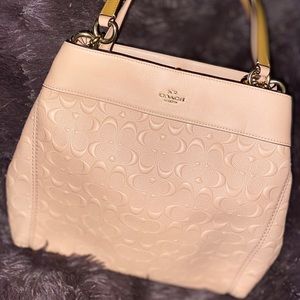 Coach Signature Embossed Lexi bag purse 👜